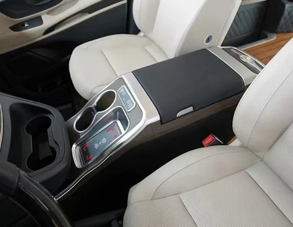 Installation effect of car armrest_1