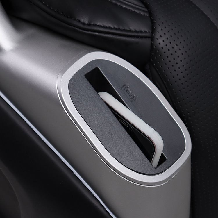 Seat detail picture - mobile phone box Seat detail picture - mobile phone box