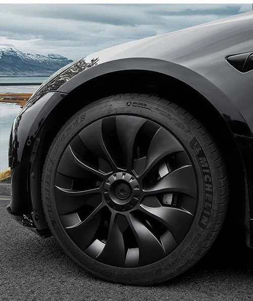 Tesla y 3 hubcap real shot 1 Tesla y 3 hubcap real shot 1
