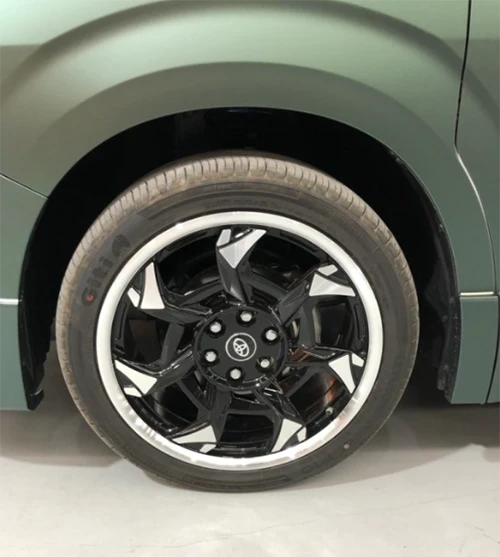 Granvia 3.5L Six Seat Royal Salfa Yachting Wald Signature Wheels