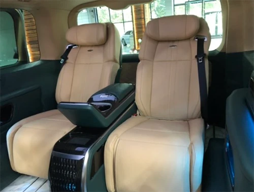 Granvia 3.5L six-seater Royal Salfa Wald Signature Edition luxury rear seats